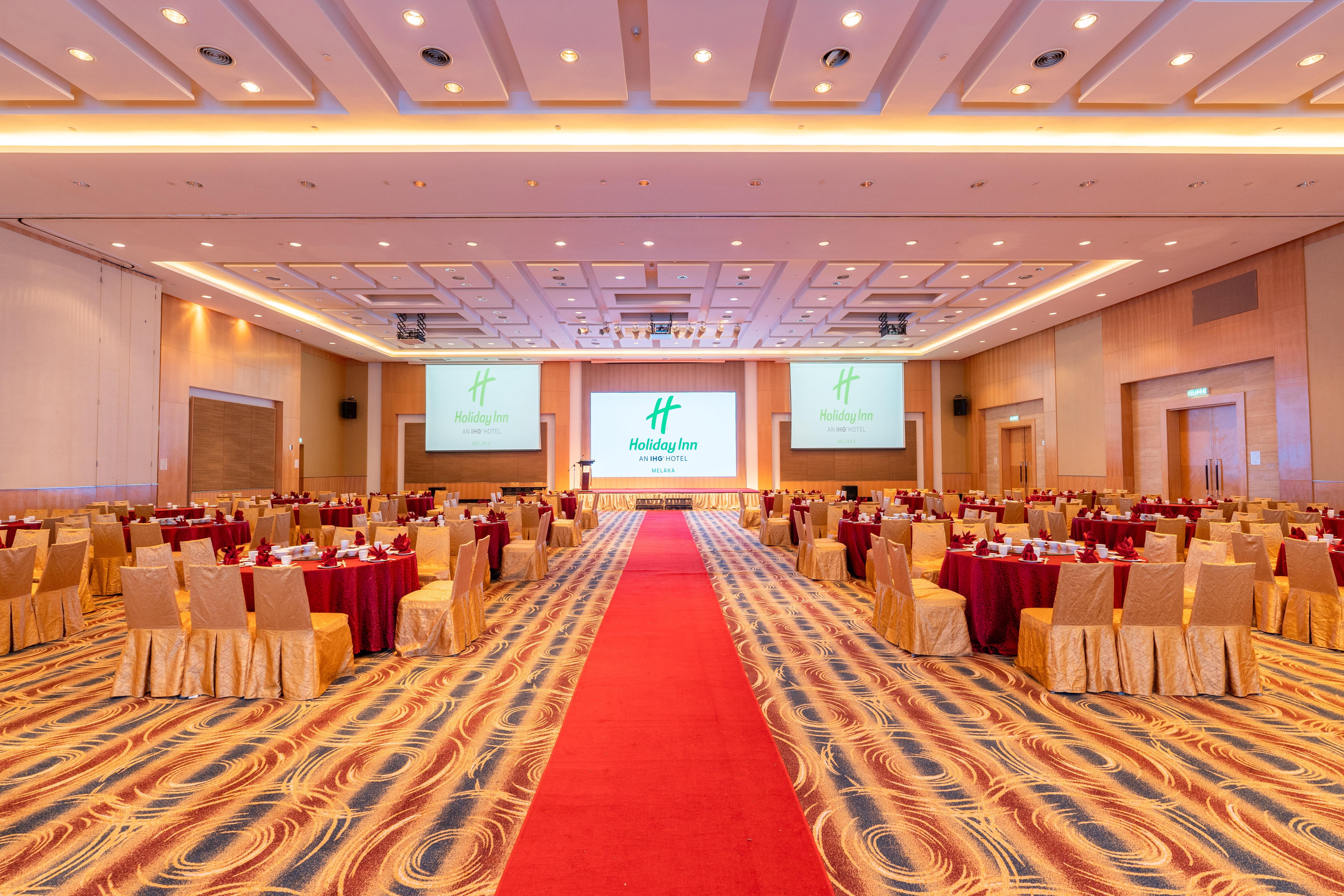 Holiday Inn Melaka By Ihg Kültér fotó The ballroom