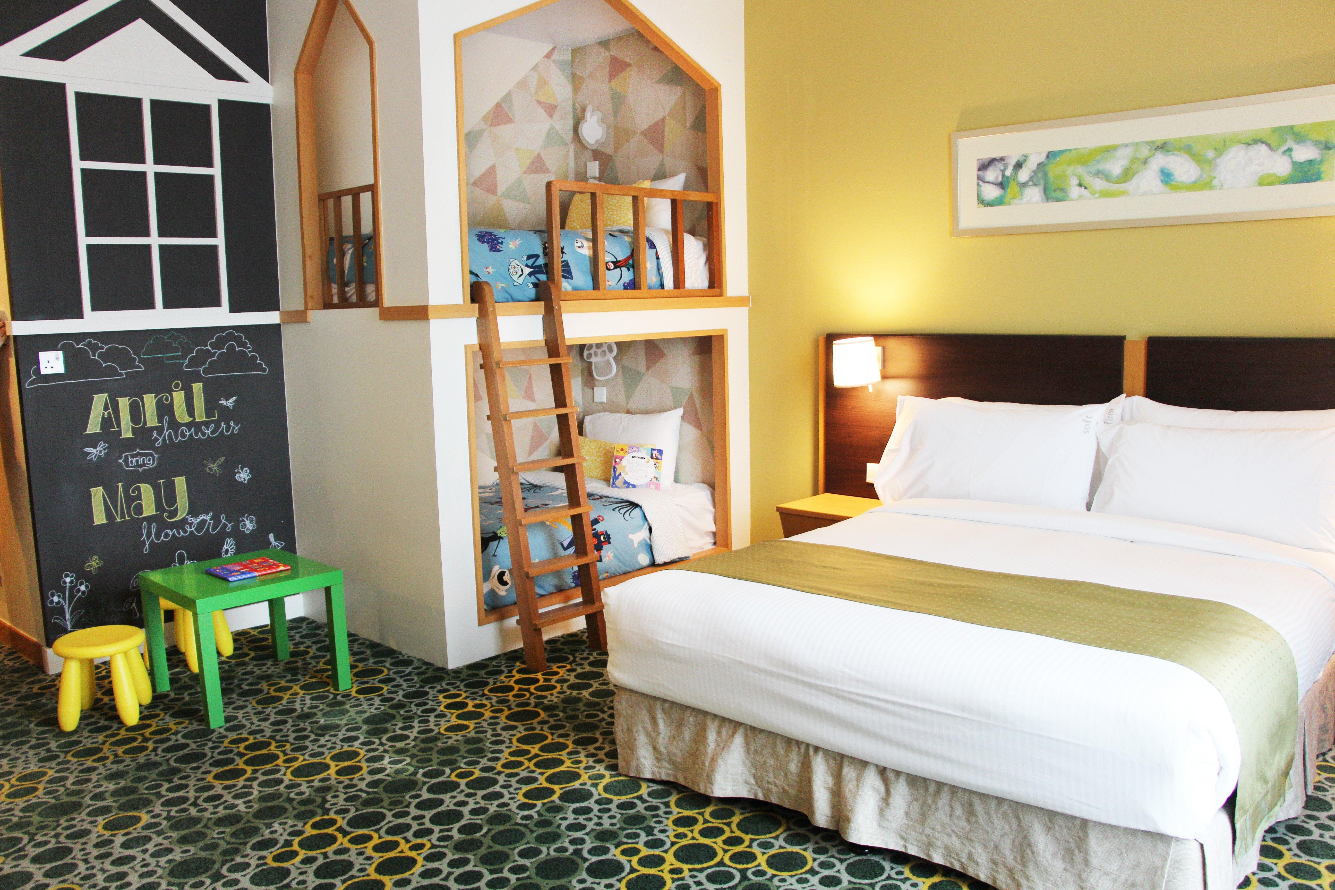 Holiday Inn Melaka By Ihg Kültér fotó Family room at the hotel