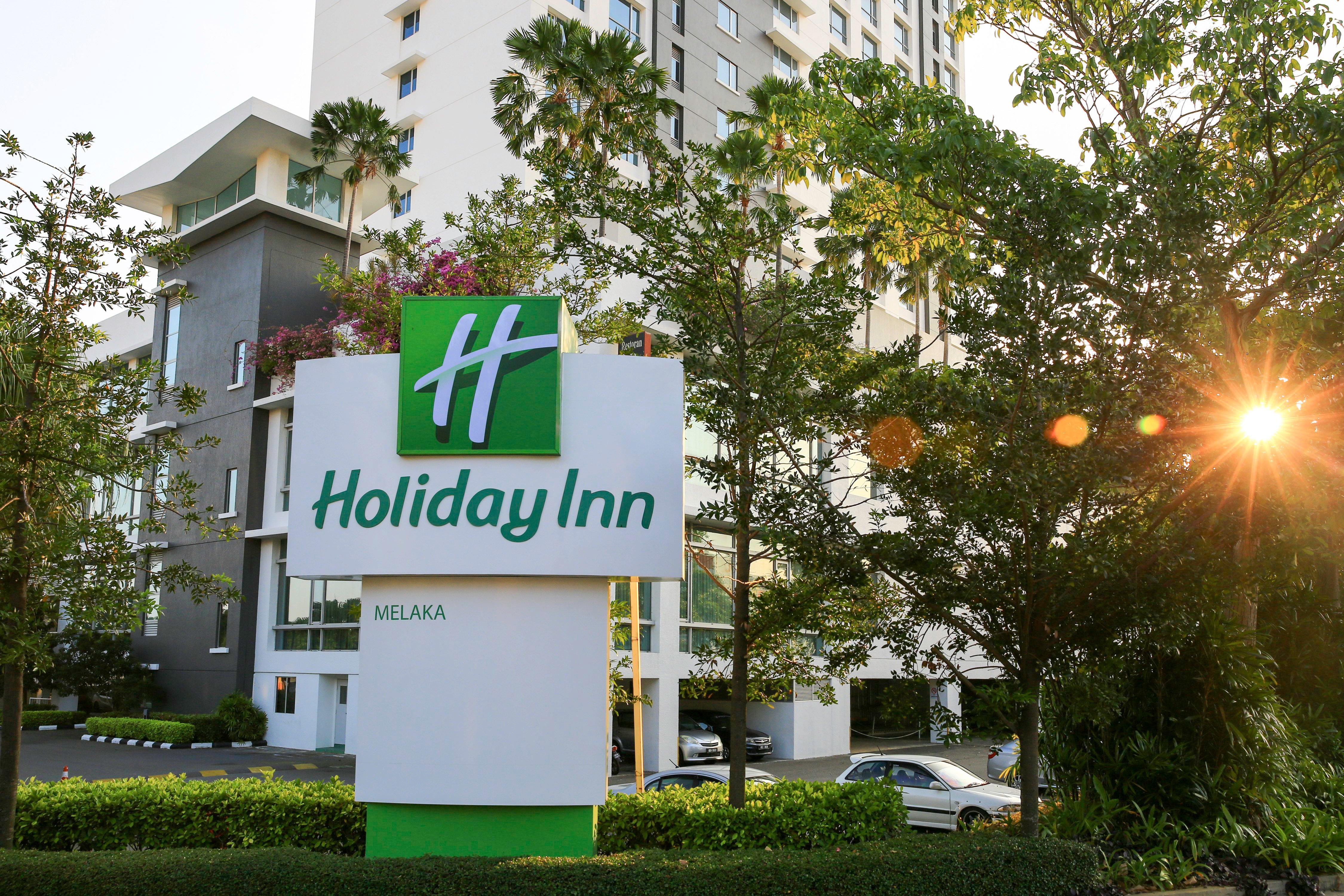 Holiday Inn Melaka By Ihg Kültér fotó Holiday Inn Melaka