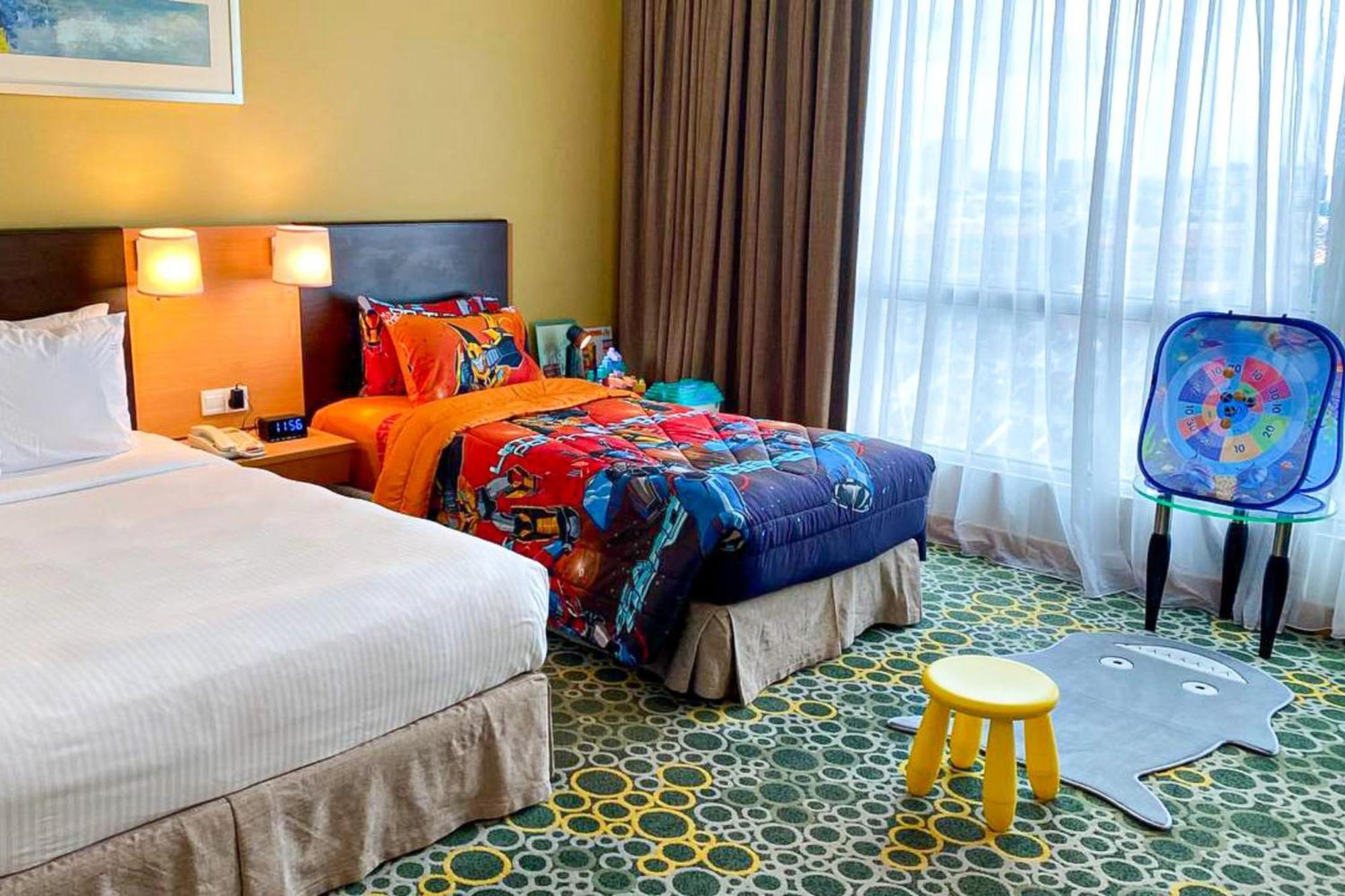 Holiday Inn Melaka By Ihg Kültér fotó Family room